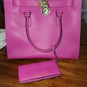 Brand new Michael Kors purse and wallet